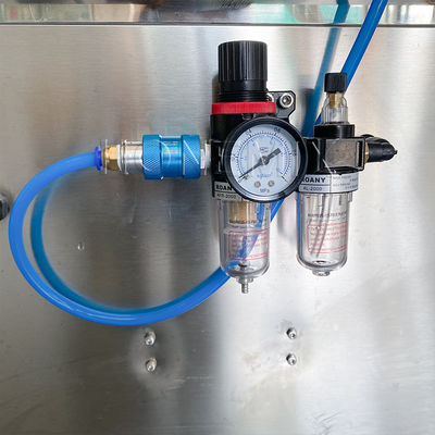 เครื่องเติมน้ําผงไวน์แดงและเครื่องปิด 220V เครื่องเติมของเหลวอัตโนมัติ
